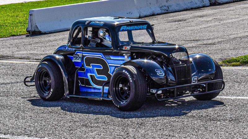 Emily Arenas on track at Nashville Fairgrounds Speedway during the 2024 Nashville Spring Series.